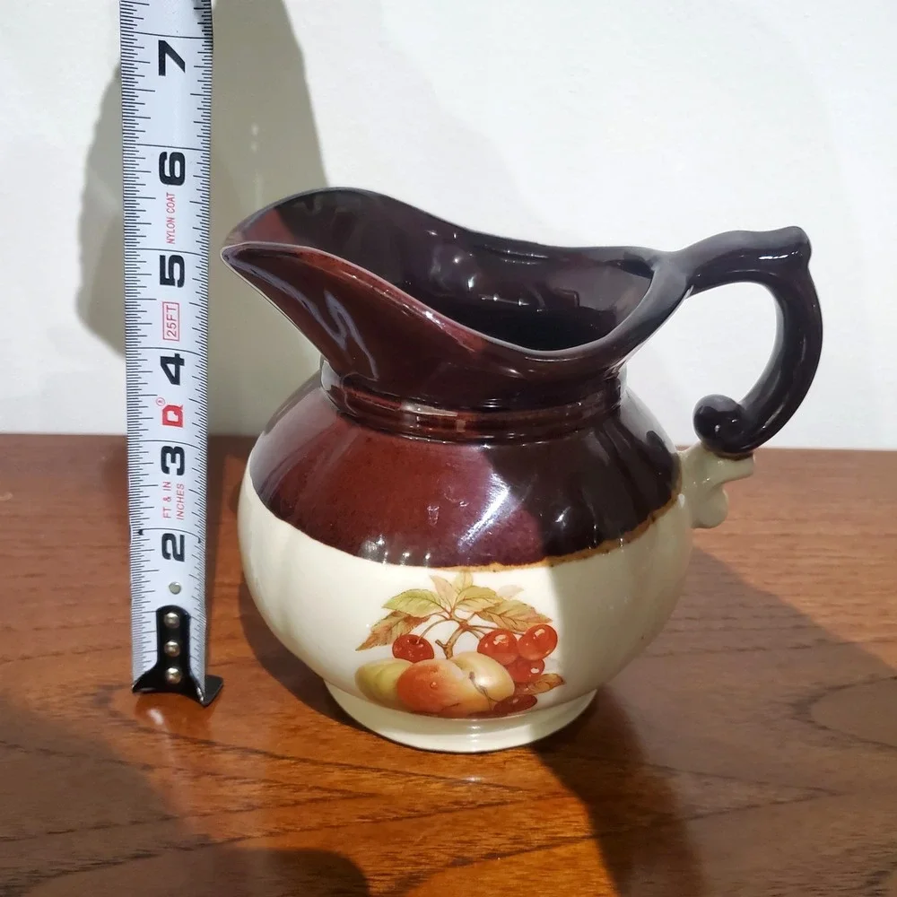 Vintage McCoy USA Art Pottery Pitcher Brown & Ivory Fruit Patter #7528‎ USA